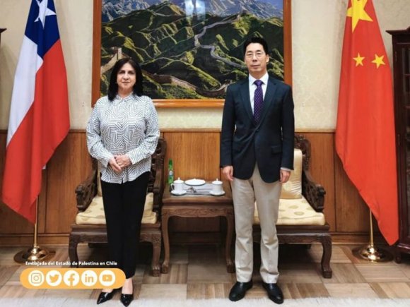 Reunión con Embajador de China en Chile